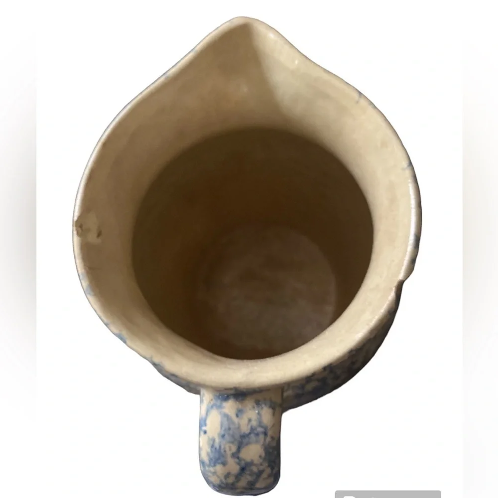 Vintage pottery pitcher blue sponge ware on beige 8.5